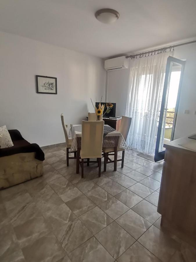 Apartments Petrica Malinska Kültér fotó