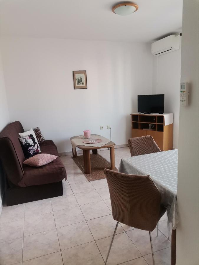 Apartments Petrica Malinska Kültér fotó