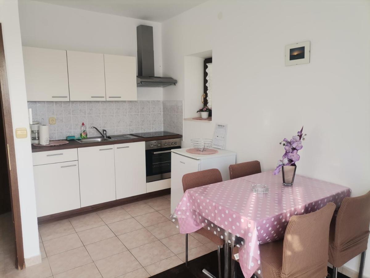 Apartments Petrica Malinska Kültér fotó