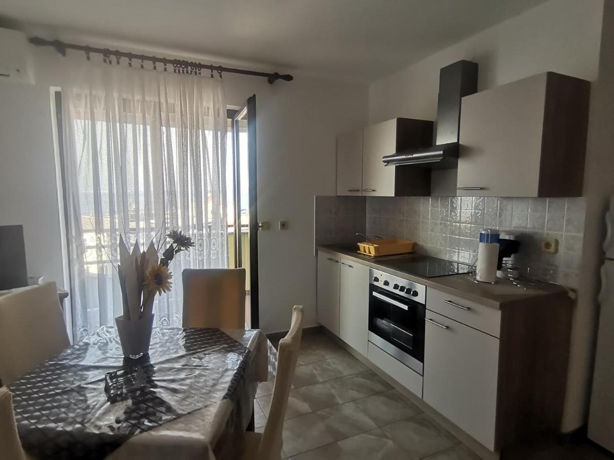 Apartments Petrica Malinska Kültér fotó